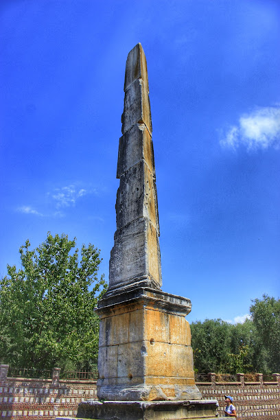 Dikilitaş (Obelisk)