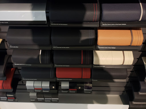 BMW Dealer «BMW of Milwaukee North», reviews and photos, 5990 N Green Bay Ave, Glendale, WI 53209, USA