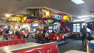 Chuck E. Cheese - photo 2
