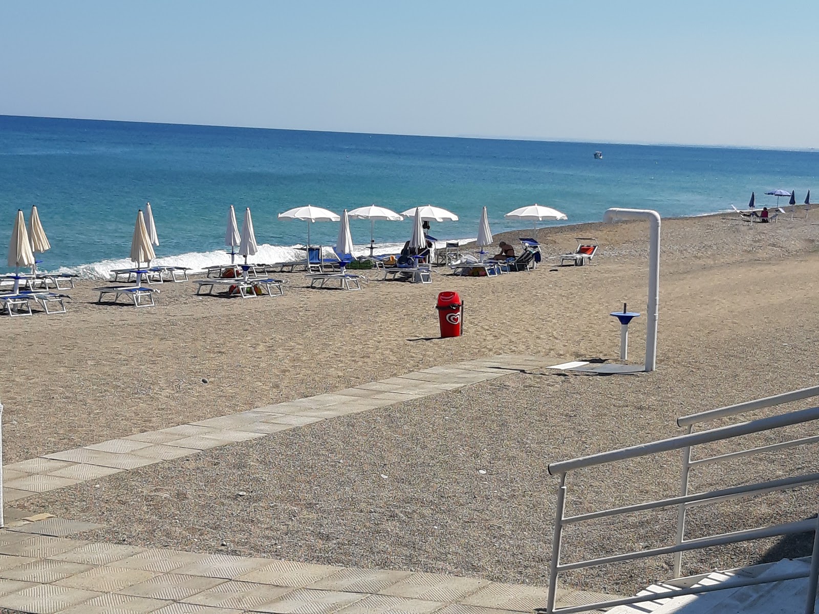Fotografie cu Ciro' Marina beach II cu nivelul de curățenie in medie