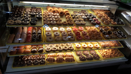 Donut Shop «Fresh Donuts», reviews and photos, 1188 E State St a, Geneva, IL 60134, USA