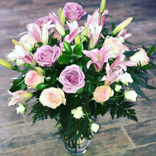 Florist «Open Air Designs - Florist | Wedding Planning | Gifts», reviews and photos, 607 N Myrtle Ave, Clearwater, FL 33755, USA