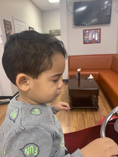 Barber Shop «Utopia Barber Shop», reviews and photos, 20-06 Utopia Pkwy, Whitestone, NY 11357, USA