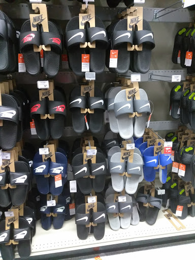 Sporting Goods Store «Academy Sports + Outdoors», reviews and photos, 4627 East Sam Houston Pkwy S, Pasadena, TX 77505, USA