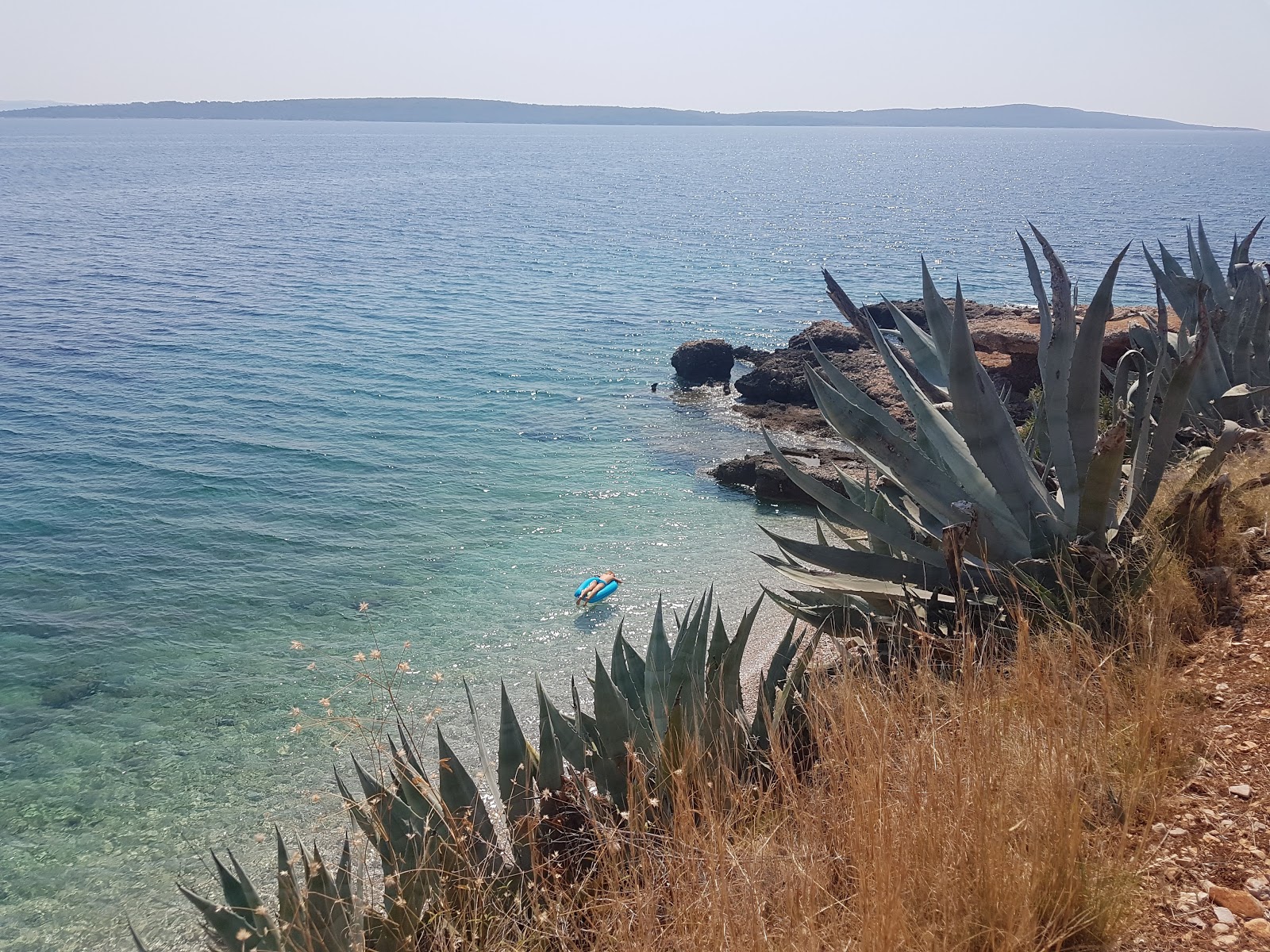 Foto de Gromin Dolac beach área de servicios