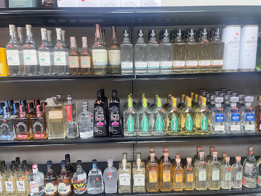 Liquor Store «Yolo Liquor Store», reviews and photos, 6101 Glenmont Dr, Houston, TX 77081, USA