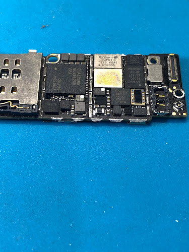 ElectroBIT - iPhone Repairs Newport ,Tablets,Game Consoles,iPc,Laptops complete Repair Service - Newport