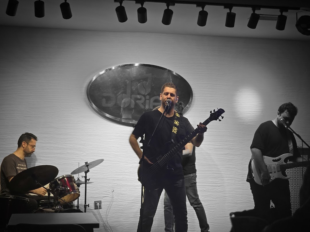 Dorian Sanat Akademi & Cafe - Piyano, Gitar, Bateri, Şan, Keman, Bağlama, Resim, Sanat Okullarına Hazırlık