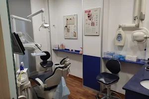 Clínica Dental Blanc image
