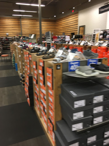 Shoe Store «DSW Designer Shoe Warehouse», reviews and photos, 7616 Farm to Market 1960 Rd W, Houston, TX 77069, USA