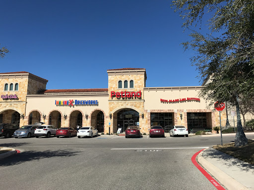 Petland Vineyard - San Antonio, 1309 North Loop 1604 W #101, San Antonio, TX 78258, USA, 