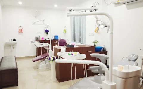 White pearl dental clinic image