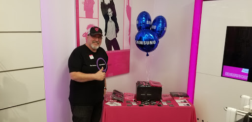 Cell Phone Store «T-Mobile», reviews and photos, 417 E Sheridan St, Dania Beach, FL 33004, USA