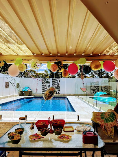 Bright Sparkling Party Pool