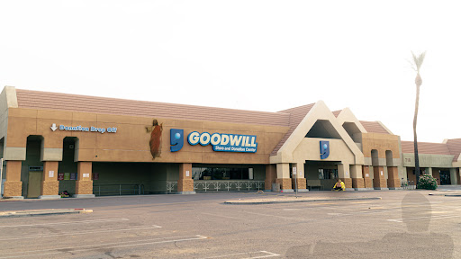 Thrift Store «7th St & Union Hills Goodwill Retail Store & Donation Center», reviews and photos, 710 E Union Hills Dr, Phoenix, AZ 85024, USA