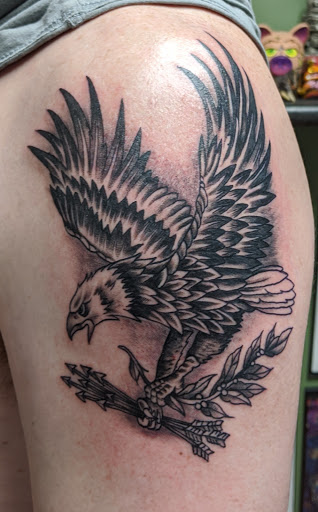 Tattoo Shop «Lady Luck Tattoo Studio», reviews and photos, 220 N Benton St, Woodstock, IL 60098, USA