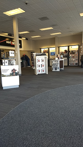 Cell Phone Store «Verizon», reviews and photos, 1130 Levis Commons Blvd, Perrysburg, OH 43551, USA