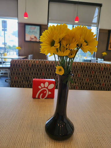 Restaurant «Chick-fil-A Flagler Park», reviews and photos, 9301 W Flagler St, Miami, FL 33174, USA
