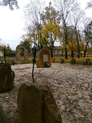 Értékelések erről a helyről: Aradi hősök emlékműve, Örkény - Múzeum