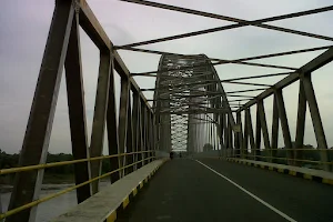 Jembatan Kalahien image