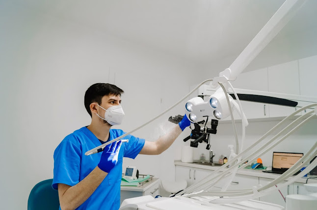 Dentist Crangasi Bucuresti Remis Constantin - Implant Dentar - Fast And Fixed Proteza Fixa - Dentist