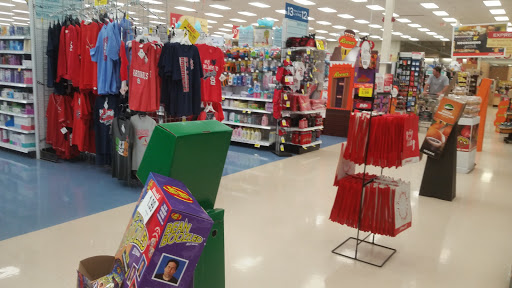 Grocery Store «Schnucks», reviews and photos, 245 E 5th St, Eureka, MO 63025, USA