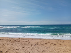 Photo de Pumela beach avec plusieurs baies longues