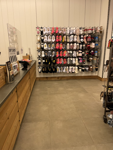 Shoe Store «DSW Designer Shoe Warehouse», reviews and photos, 2915 Harrison Ave NW, Olympia, WA 98502, USA