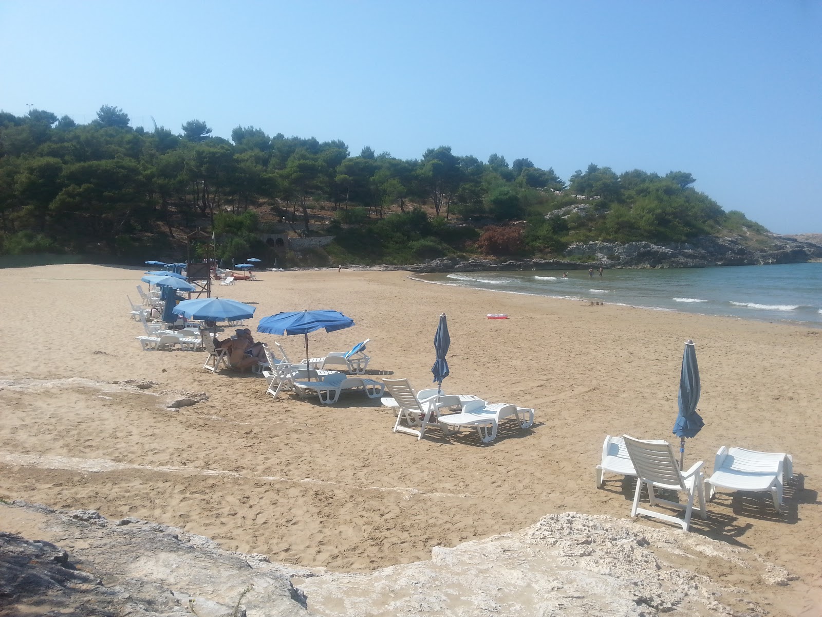 Foto de Spiaggia di Braico área de complejo turístico de playa