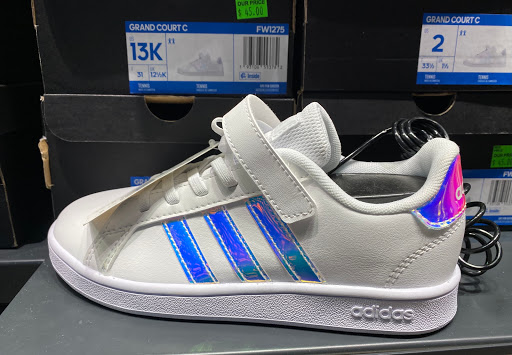 Sporting Goods Store «adidas Outlet Store Woodburn», reviews and photos, 1001 N Arney Rd Ste 400, Woodburn, OR 97071, USA