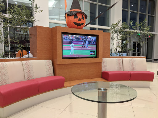 Car Dealer «West Coast Toyota», reviews and photos, 3399 E Willow St, Long Beach, CA 90806, USA