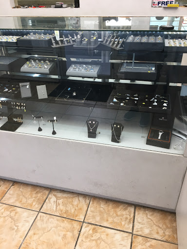 Gun Shop «South Dade Jewelry & Gun Exchange», reviews and photos, 20848 S Dixie Hwy, Miami, FL 33189, USA