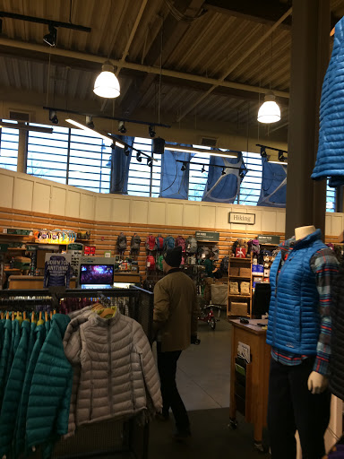 Clothing Store «L.L. Bean», reviews and photos, 340 Legacy Pl, Dedham, MA 02026, USA