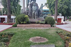 Plaza Anibal Pinto image