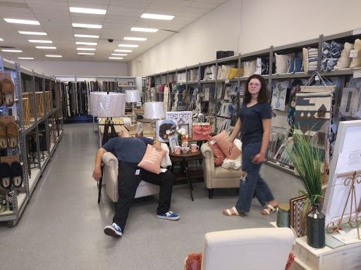 Home Goods Store «Tuesday Morning», reviews and photos, 6952 E Hampton Ave, Mesa, AZ 85206, USA