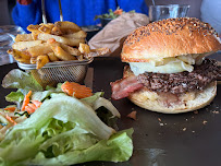 Hamburger du Restaurant La Cabane à Sausset-les-Pins - n°2