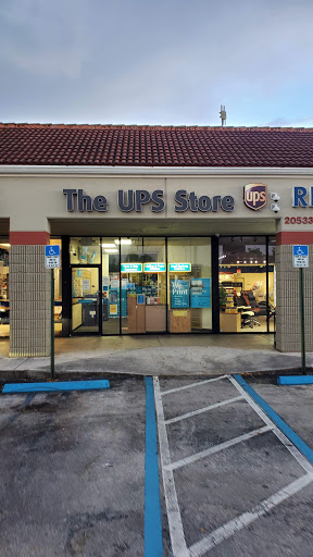 Shipping and Mailing Service «The UPS Store», reviews and photos, 20533 Biscayne Blvd #4, Aventura, FL 33180, USA