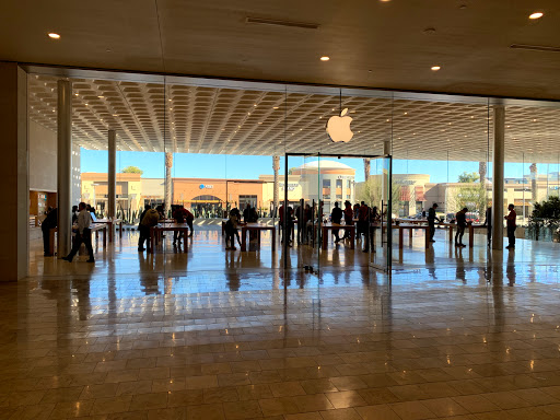 Computer Store «Apple Biltmore», reviews and photos, 2502 E Camelback Rd, Phoenix, AZ 85016, USA