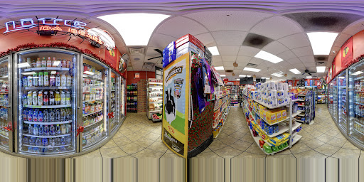 Convenience Store «McCormick Market», reviews and photos, 80 E Cermak Rd C, Chicago, IL 60616, USA