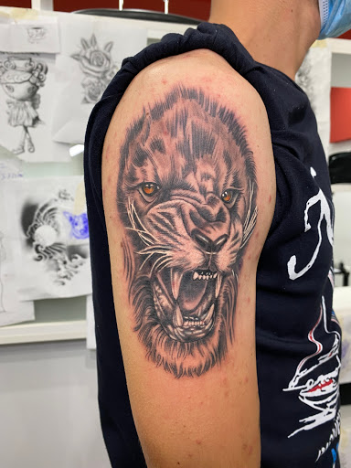 Da Family Ink Tattoo Shop