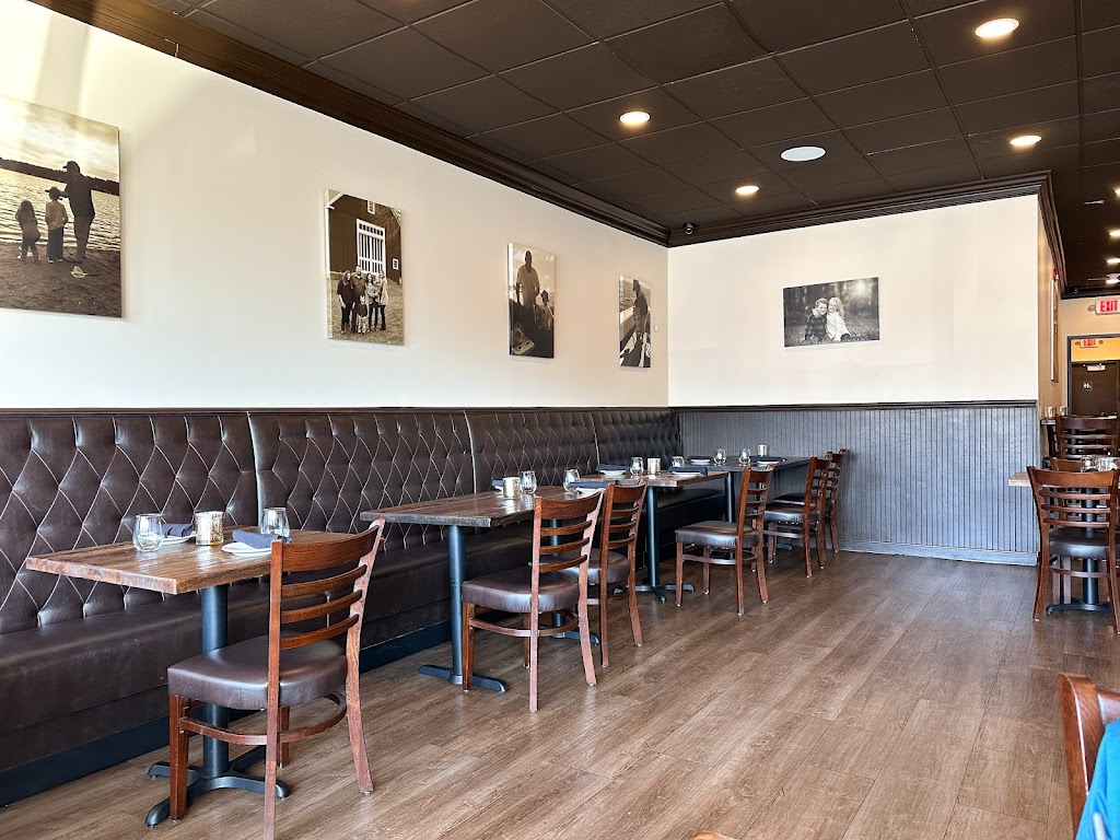 Zachary's Chop House 03087