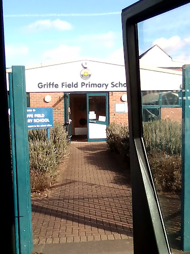 Reviews of Griffe Field Primary School in Derby - School
