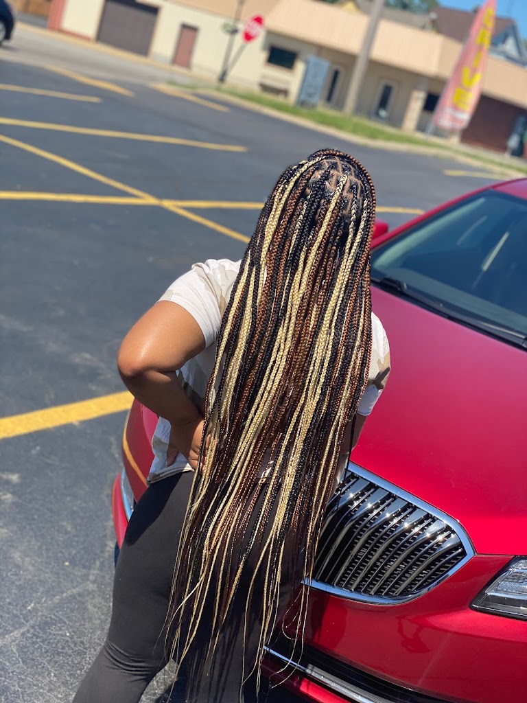 Uniquelystyled hair 44484