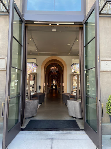 Restoration Hardware, 4645 26th Ave NE, Seattle, WA 98105, USA, 