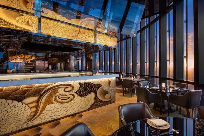 10 Lounge Terbaik di Kota Jakarta Selatan yang Harus Anda Coba: [HARRIS Hotel Tebet - Jakarta], [Henshin Restaurant]