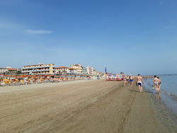 Torrette Beach'in fotoğrafı - rahatlamayı sevenler arasında popüler bir yer