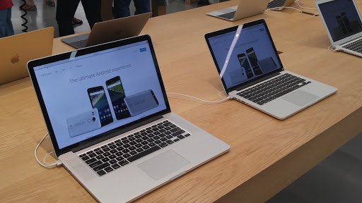 Computer Store «Apple Highland Village», reviews and photos, 4012 Westheimer Rd, Houston, TX 77027, USA