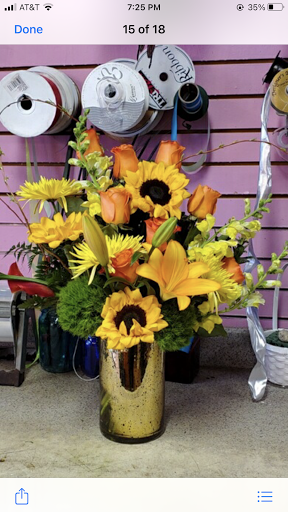 Florist «City Enchanted Gardens Florist», reviews and photos, 2246 W Taylor St, Chicago, IL 60612, USA