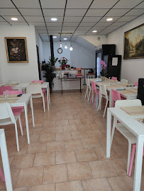 Atmosphère du Restaurant de sushis Obaasan Sushi à Marseille - n°1