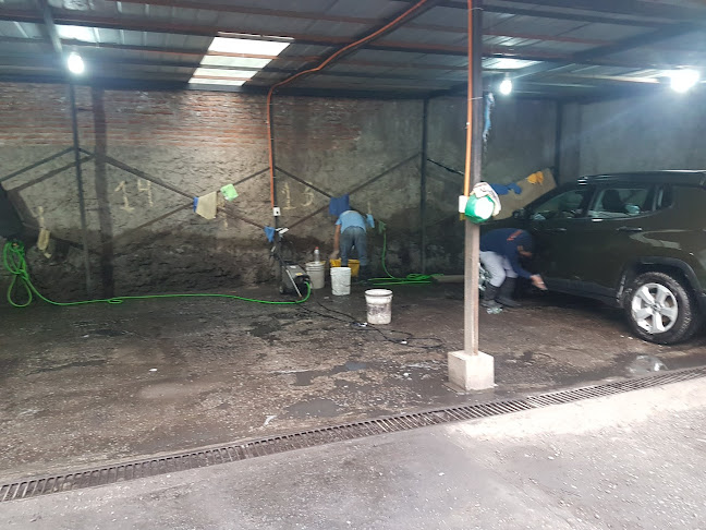 Opiniones de Lavado De Autos Colombiano La Gran Muralla en San Francisco de Mostazal - Servicio de lavado de coches